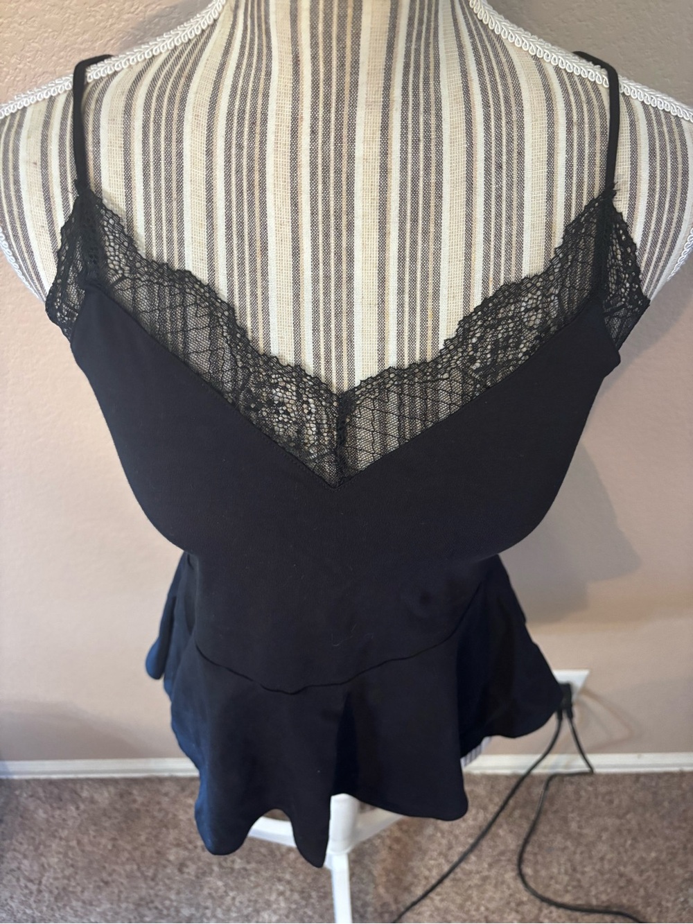 SALE! Express Camisole M Black Lace-Trim Peplum V-Neck Spaghett Strap Y2K Cotton - Picture 2 of 16